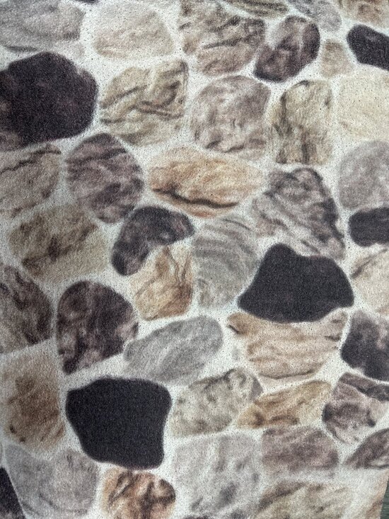 Other - Alfombra decorativa con diseño de piedras , en tonos beige, gris, marrón y negro